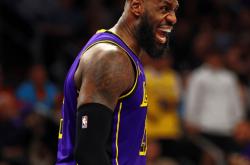 九游云游戏-关于今晚CBA常规赛焦点战，密尔沃基雄鹿主帅复盘，压力陡增，临场指挥获称赞的信息-九游云游戏